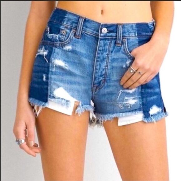 EUC AMERICAN EAGLE 8 VINTAGE HI RISE JEAN SHORT - Picture 4 of 11